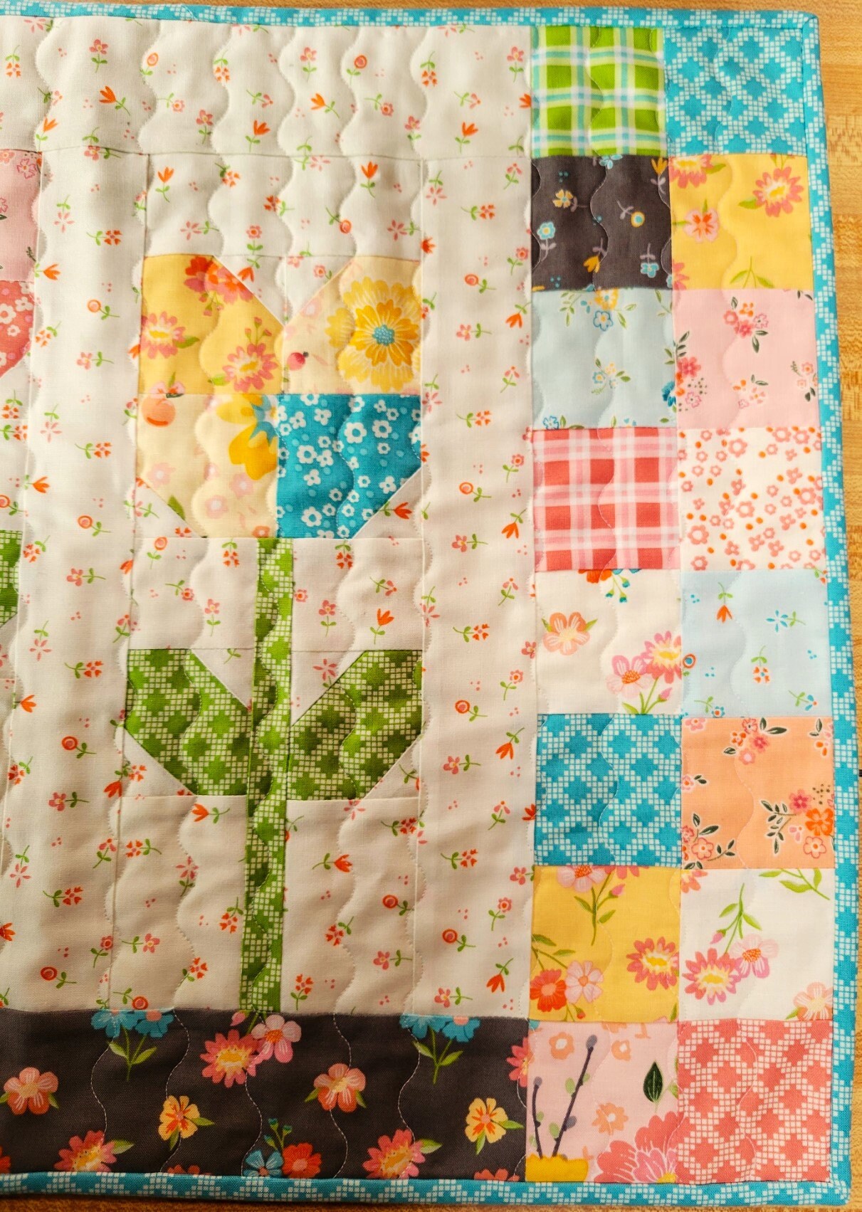 SUMMER SPRING TULIP Time Quilted Table Runner for Sale Mother's Day ...