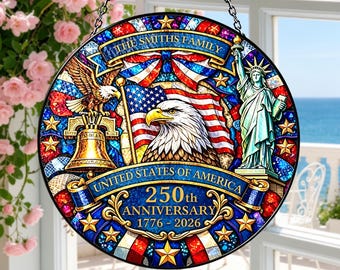 Decorazione natalizia patriottica USA 250, acchiappasole in stile vetrata, decorazione per finestre con bandiera americana, aquila e campana della libertà, decorazione per la casa per le celebrazioni dell'indipendenza.