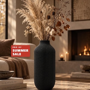 Ribbed Sculptural Vase in Black, Modern Home Decor, Dried Pampas Flower Vase, Curved Table Centerpiece, Housewarming Gift | LUMA Silk