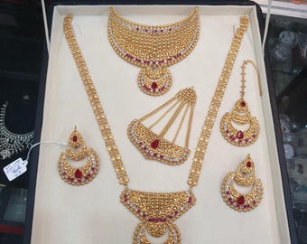 Conjunto nupcial Shehzadi: elegante conjunto de collar y pendientes para la novia.