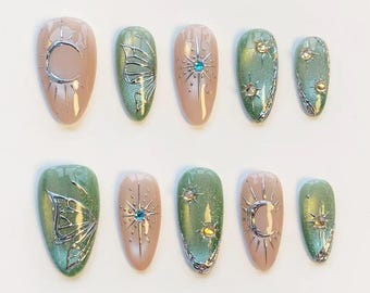 Uñas ojo de gato/uñas postizas/uñas almendradas largas/uñas elegantes/uñas con purpurina/uñas cromadas plateadas/uñas mariposa/uñas de cumpleaños/uñas personalizadas