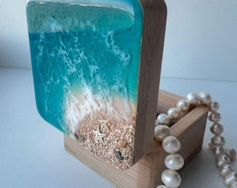 Portagioie a tema oceano, opera d'arte unica in resina con onde marine, decorazione per casa al mare, regalo di compleanno per lei, portaanelli costiero, ricordo nautico unico nel suo genere