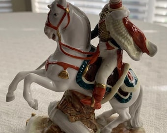 Antikt ca 1930-tal Capodimonte italienskt porslin Le Prince Eugene till häst