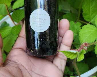 Trattamenti per capelli che favoriscono la crescita e la salute dei capelli, rinforzano le radici e condizionano la forza e la lucentezza dei capelli.
