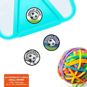 Etichette rotonde con nome (3 misure), calcio (8 colori)