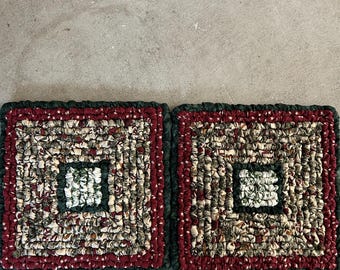 hooked potholders, woodland print hot pad, 6.75 x 6.75 inches, holiday snack mats, candle mat, rustic cabin vibe