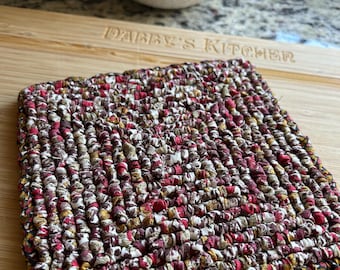 fall fabric hot pad, fall harvest potholder/trivet, autumn kitchen decor, colors of fall, 7 x 7 inch hooked trivet, autumn farmhouse