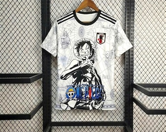 Maglia da calcio anime giapponese di Monkey D. Luffy – Maglia da calcio One Piece – Kit streetwear manga – Nome e numero personalizzati – Edizione concept rara