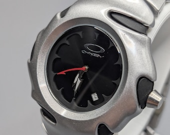 Futuristic Oakley Blade Watch – Brushed Steel Look, Sculpted Case