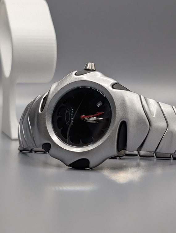 Futuristic Oakley Blade Watch – Brushed Steel Look, Sculpted Case