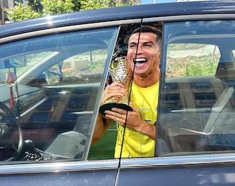 Pegatinas de vinilo impermeables para ventanas de coche con diseño de Cristiano Ronaldo (2 piezas) / Trofeo de Campeones Al-Nassr