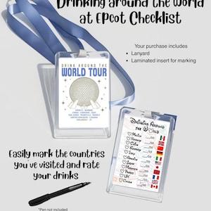 Pode incluir: Uma lista de verificação de plástico transparente com um cordão azul claro, com o texto "Drinking around the world at Epcot Checklist". A lista inclui uma inserção laminada para marcação e uma caneta.