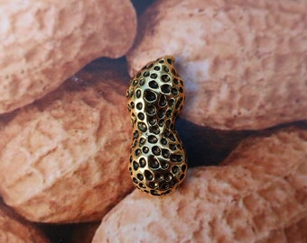 Pin de solapa de peltre sumergido en oro de maní- CC486G- Cacahuetes, bocadillos y pines de concesión