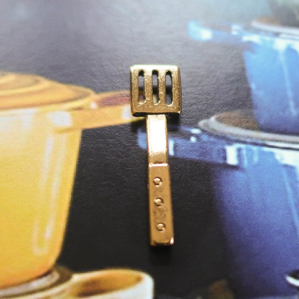 Spatula Gold Lapel Pin - CC209G- Spatula, Grilling, Cooking, Kitchen, Chef, and Culinary Pins