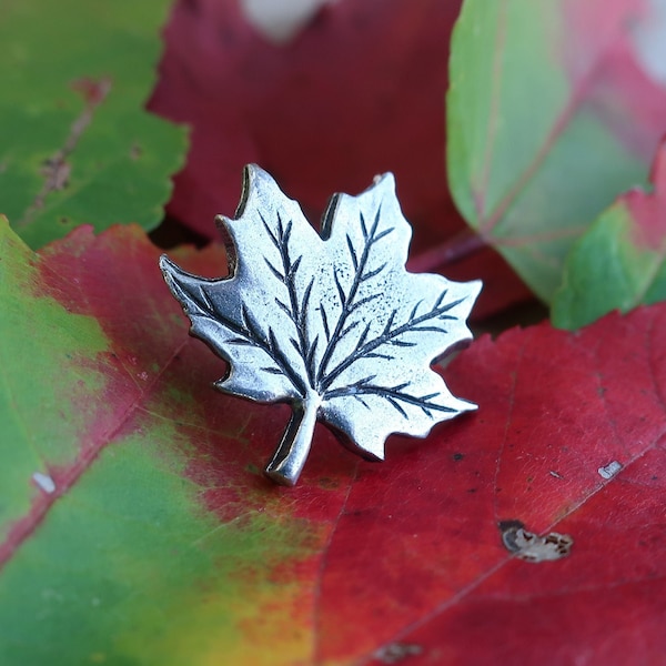 Maple Leaf Pewter Lapel Pin- CC698- Maple Tree, Maples, Canada, and Strength Lapel Pins