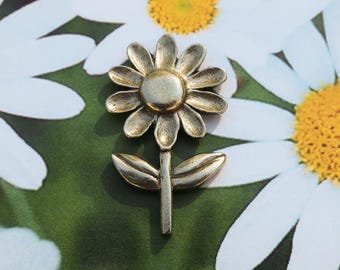 Daisy Lapel Pin- Hand Cast Pewter Flower Pins