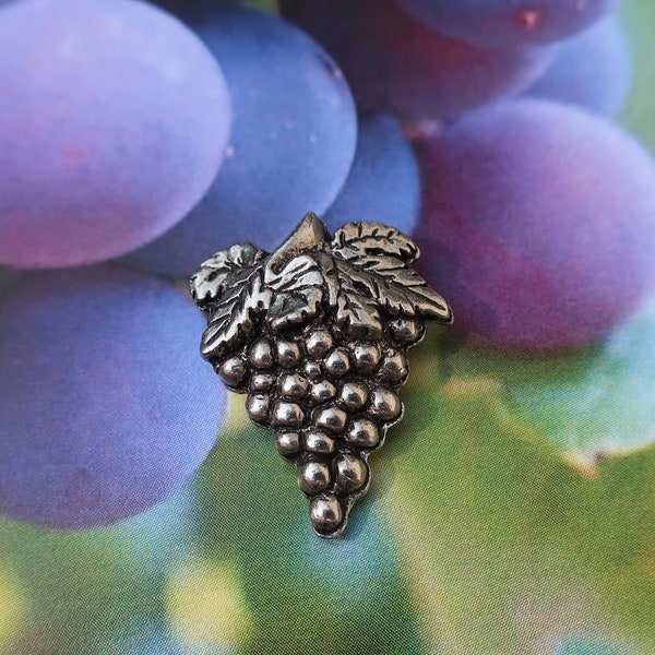 Pin de solapa de uvas - CC259- Pewter Vineyard and Wine Gifts and Pins