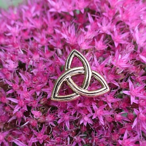 Gold Celtic Knot Lapel Pin- CC596G- Irish, Infinity, and Eternity Pins