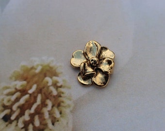 Gold Magnolia Lapel Pin - CC543G- Flower and Garden Gifts- Flower Pins for Gardeners