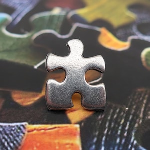 Puzzle Piece Lapel Pin - CC372- Pieza Esencial, Rompecabezas Puzzle, Puzzle, Pins de Conciencia del Autismo