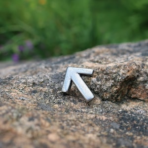 Directional Arrow Lapel Pin- CC611- Up, Directions, Navigation, and Arrow Pins