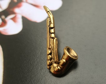 2.52 Saxophone Pin Seawoo Saxophone Pin Saxophone Brooch with Case Saxophone Lapel Pins Miniature Musical Instrument Miniature Replica Pin Musical Gift 2.52 Saxophone Pin Seawoo Saxophone Pin Saxophone Brooch with Case Saxophone Lapel Pins Miniature Musical Instrument Miniature Replica Pin Musical Gift