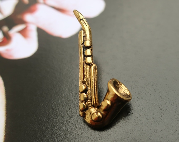 Saxophone Gold Lapel Pin - CC332G- Music, Musical Instruments, Jazz Pins, Pins for Music Teachers, Band Members