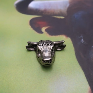 Bull Head Lapel Pin - CC541- Lucha, Animales Fuertes, Animales Españoles, Alfileres Rodeo