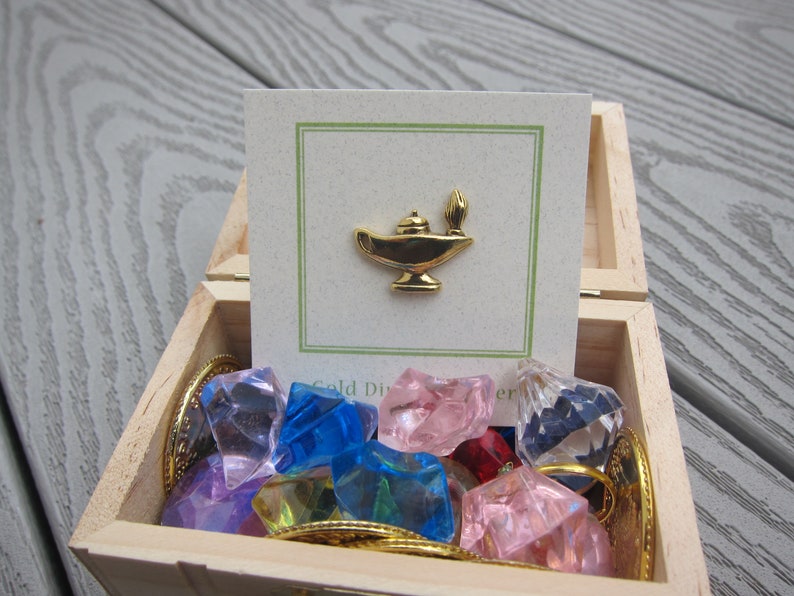 Gold Lamp Of Learning Lapel Pin Cc507g Oil Genie Image 0 1