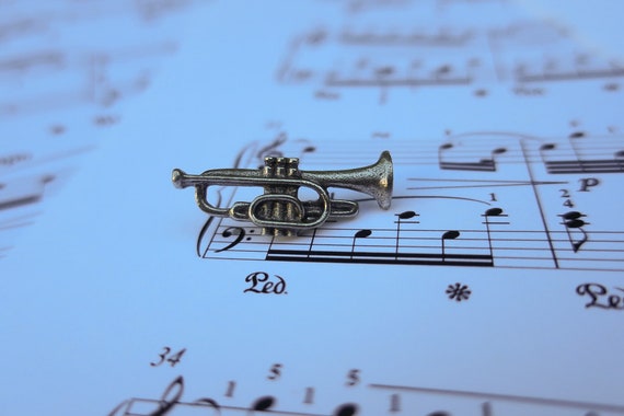 WHAT ON EARTH Brass Trumpet Musical Instrument Lapel Pin WHAT ON EARTH Brass Trumpet Musical Instrument Lapel Pin