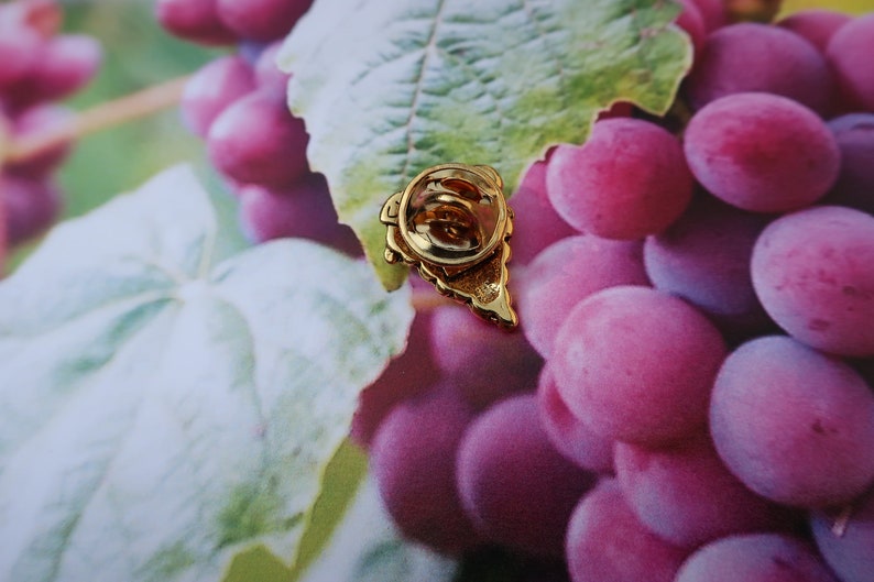 Gold Grapes Lapel Pin CC259G Grapes, Wine, Winery, Vineyard, and Fruit Lapel Pins image 10