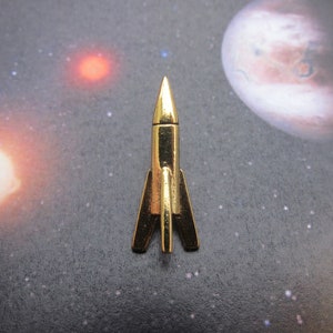 Gold Rocket Lapel Pin- CC212G- Missile, Spacecraft, Aircraft, and Rocket Engine Pins
