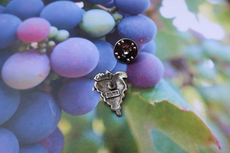 Grapes Lapel Pin CC259 Pewter Vineyard and Wine Gifts and Pins image 9