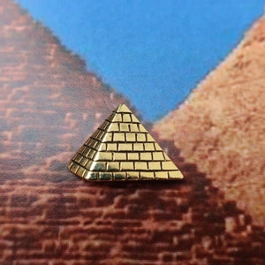 Pyramid Gold Dipped Pewter Lapel Pin - CC550G- Egyptian Pyramids- Greek Structures- Monument- History- Ancient Structures for Pharaohs