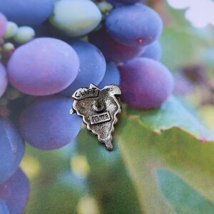 Grapes Lapel Pin CC259 Pewter Vineyard and Wine Gifts and Pins image 8