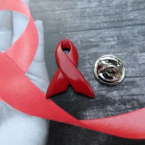 Red Ribbon Pin- Raise Awareness for AIDS/HIV, Alcohol Abuse, Heart ...