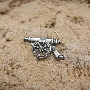 Cannon Lapel Pin - CC340- Artillery and War Weapons, Civil War