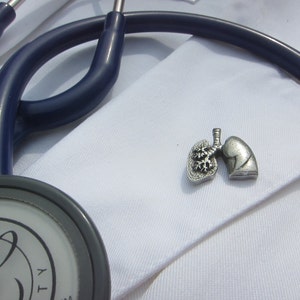 Lung Lapel Pin - CC390- Medical Anatomy and Respiratory White Coat Pins-Gifts for Nurses and Doctors