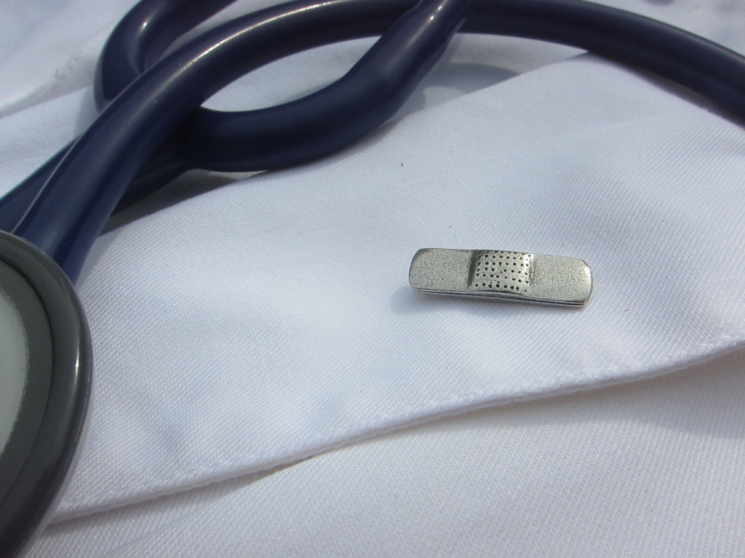 Bandage Lapel Pin- CC418- Medical, Hospital, and First Aid Gifts and Pins for EMTs, Nurses, Doctors, and Medical Professionals