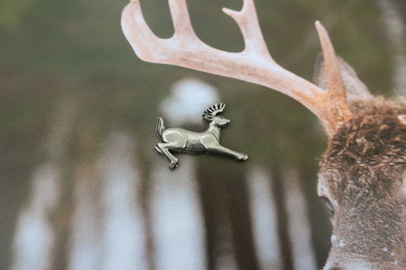 Deer Buck Hunting Metal Lapel Hat Pin – 3/4" – Resin Accent – Pinback Tie Tack