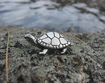 Turtle Lapel Pin- CC618- Fresh Water and Sea Dwelling Turtledove