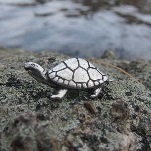 Turtle Lapel Pin- CC618- Fresh Water and Sea Dwelling Turtledove