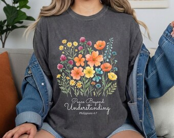 Camiseta Floral Scripture Comfort Colors® / Paz más allá del entendimiento, camiseta cristiana estilo cottagecore