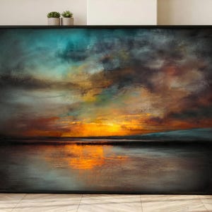 Lienzo abstracto con paisaje marino, arte mural de puesta de sol oceánica melancólica, paisaje costero en tonos verde azulado y naranja, reflejo dramático del cielo y el agua.