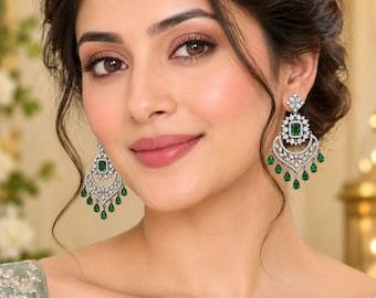 Brincos Chandbali elegantes com pedra de zircônia cúbica verde esmeralda banhada a prata | Brincos de destaque para noivas e festas | Brincos femininos