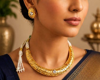 Conjunto de colar choker Hasli banhado a ouro real com brincos de pino combinando, conjunto de joias com entalhes florais em ouro fosco antigo, presente para mulheres.