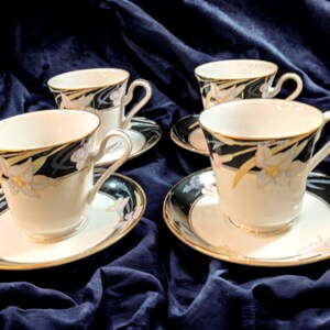 Set of 4 Mikasa Charisma Black L 9050 Cups and Saucers Black W/Flowers Gold Trim Excellent Condition 1983-1997