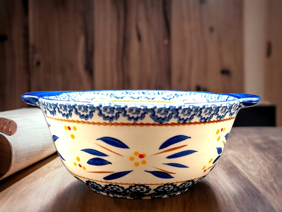 2.5-quart Mixing Bowl with Blue Lid