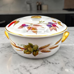 Vintage Royal Worcester Evesham Gold Casserole Dish with Knob Handle Lid 1 Quart 6 3/4"