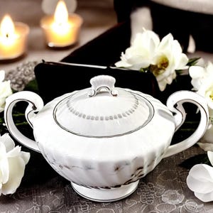 Mikasa Buena Vista 9314 Sugar Bowl with Lid Fine China, Pine Branches, Swirl Rim Mid Century